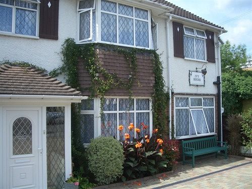 Ivy House Hotel Ickenham Exterior photo
